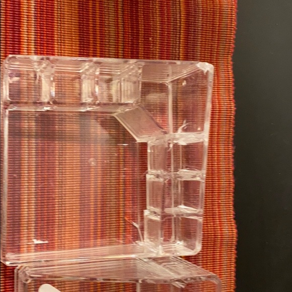Makeup or Cosmetic organizers - Picture 2 of 3